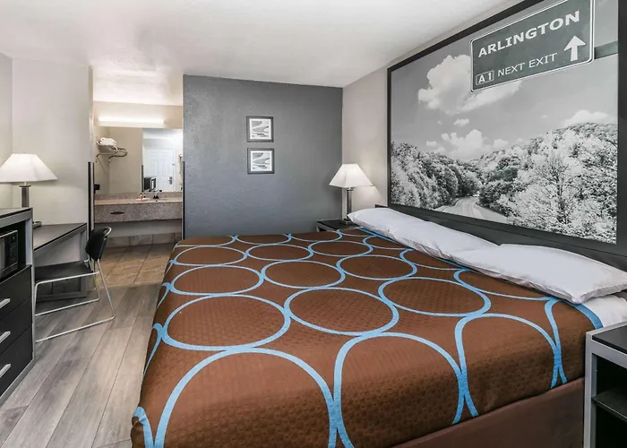 Super 8 By Wyndham Arlington Near At&T Stadium