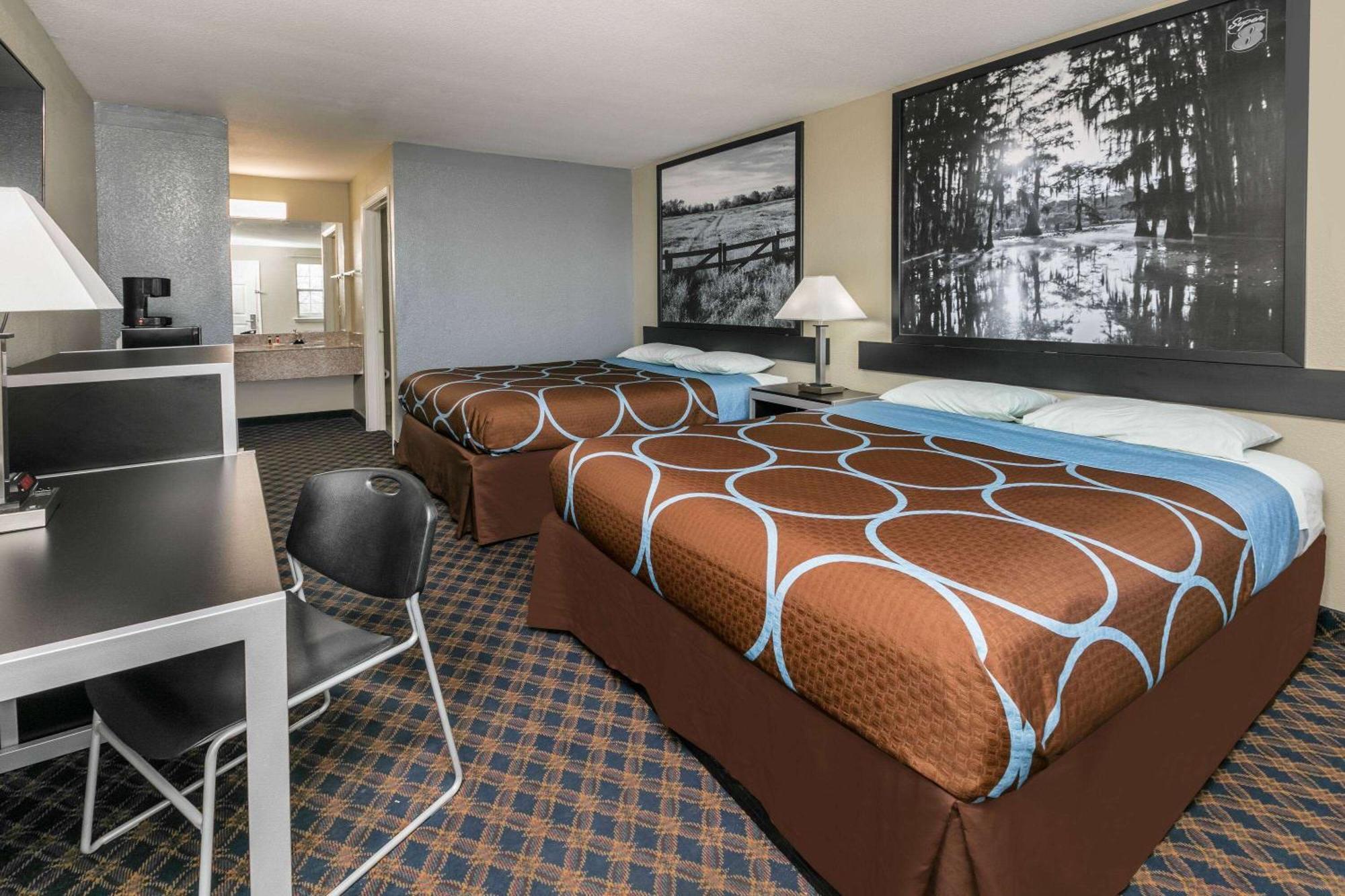 Super 8 By Wyndham Near At&t Stadium Hotel *