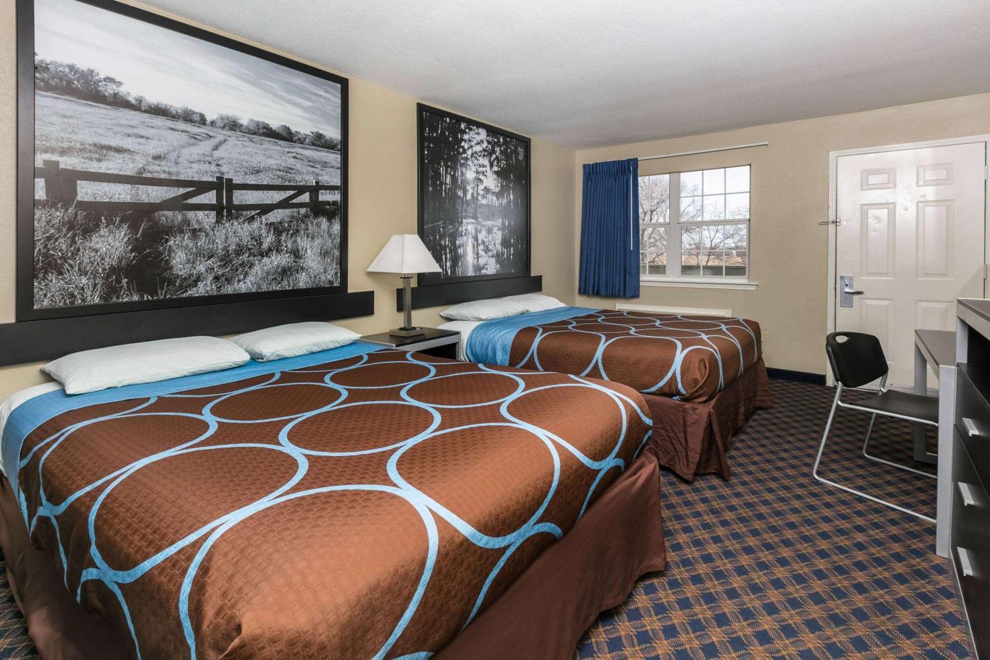 Super 8 By Wyndham Near At&t Stadium Hotel Arlington