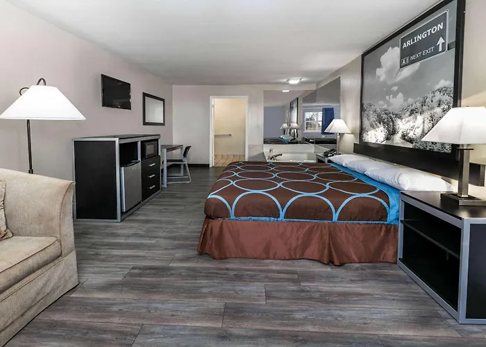 Super 8 By Wyndham Arlington Near At&T Stadium